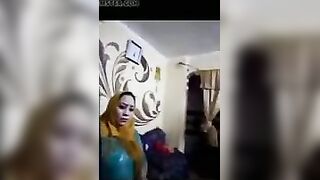 استكشف تجربة دخول منزل دعارة عربي قبل الانغماس في النيك sexarab