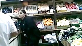 تركيا: قصة رجل يجبر امرأة عربية على تقديم الخدمات الجنسية مقابل المال - سكس