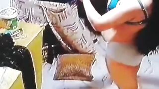 اختي تنزع صروتلكمياها شلونة طيزهة؟ – مشاهدة سكس عربي كامل